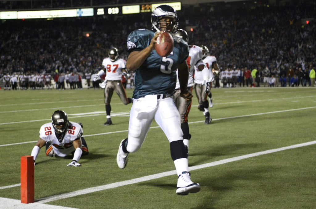 Donovan McNabb Wearing Air Jordan IX 9 Retro Turf PE (8)