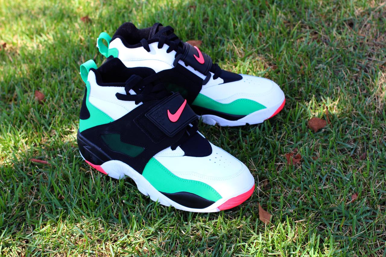 Nike air diamond turf hot sale red