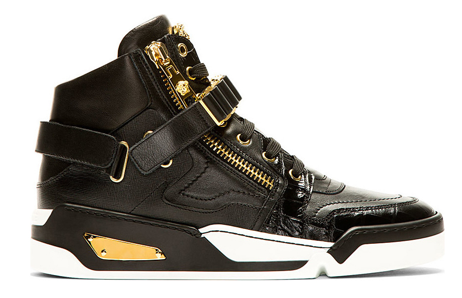 Nike hotsell versace shoes