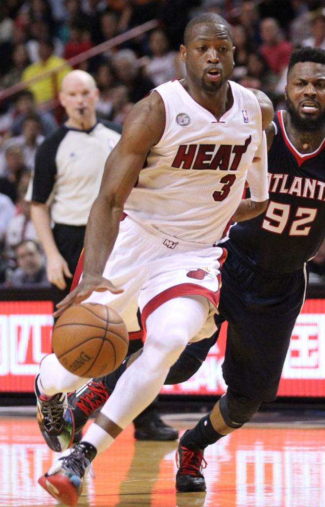 Dwyane Wade wearing Li-Ning Way of Wade Gradient Peel by Mache Custom Kicks (12)