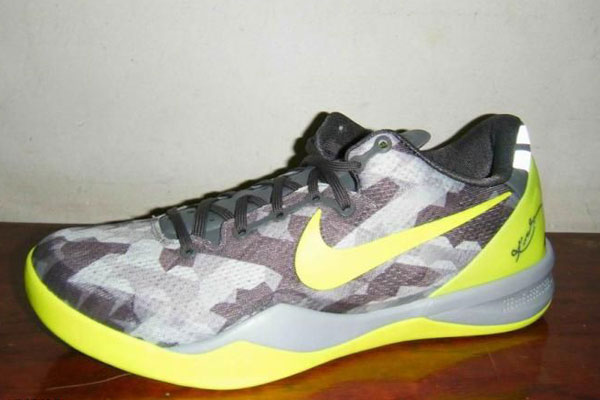 Nike KOBE 8 SYSTEM - Grey/Volt | Complex