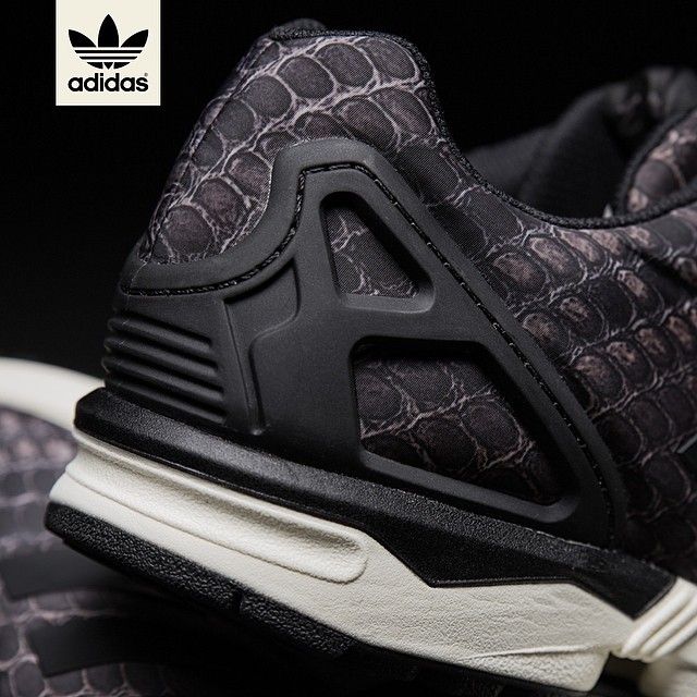 Adidas zx flux black hot sale pattern