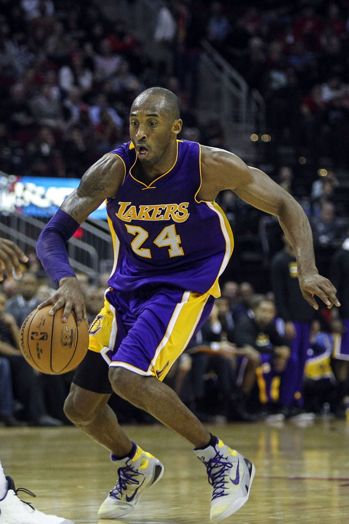 Kobe Bryant wearing Nike Kobe 9 Elite Lakers PE (1)