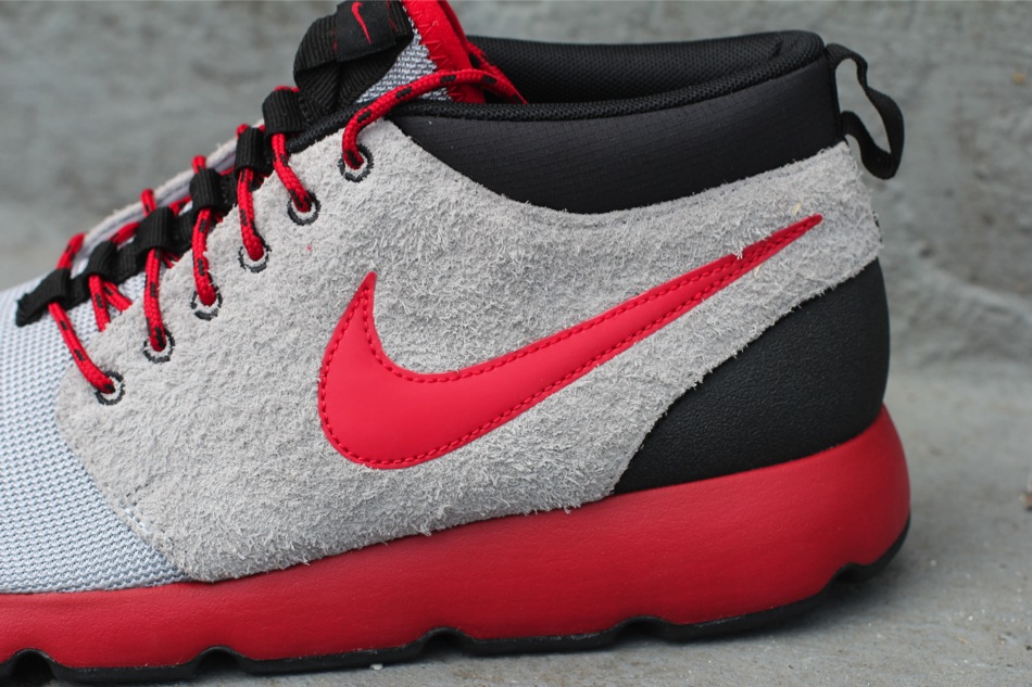 Red and grey store roshes