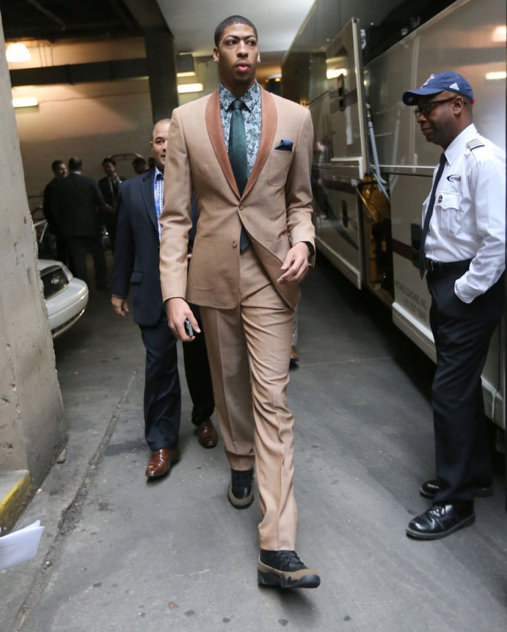 Anthony Davis wearing Air Jordan 9 Olive