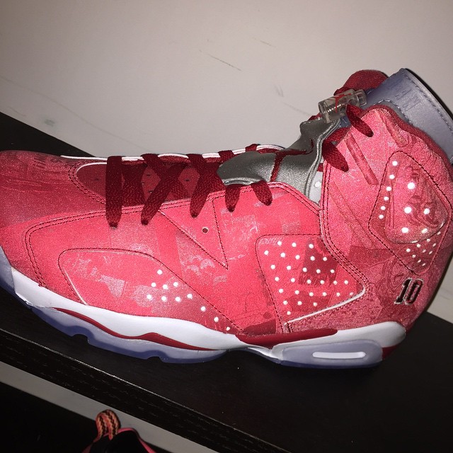 Chris Brown Picks Up Slam Dunk x Air Jordan VI 6