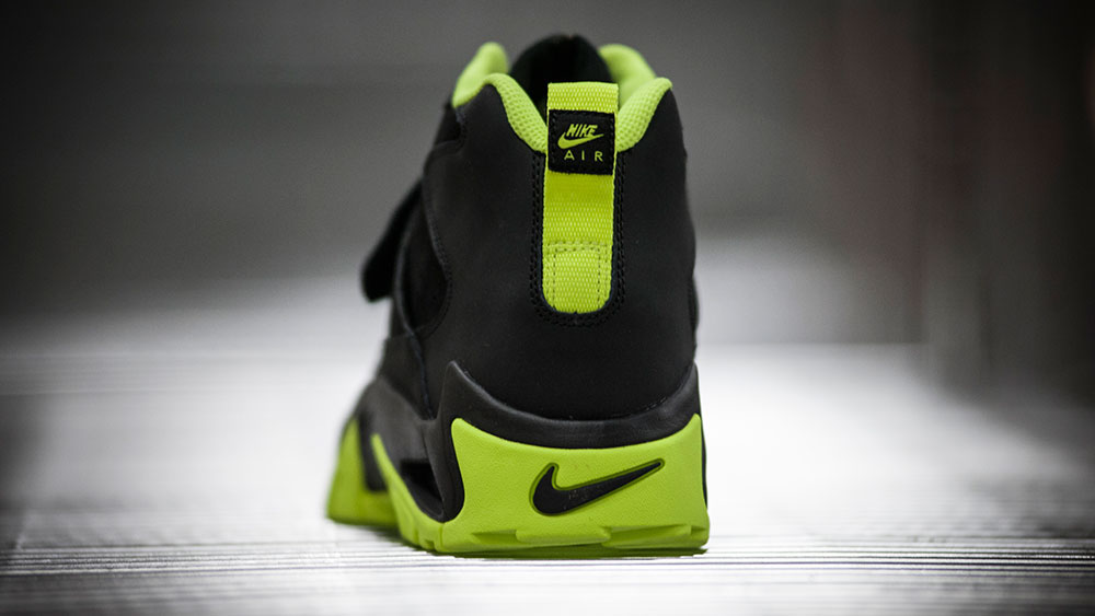 Nike Air Mission Black/Volt (6)