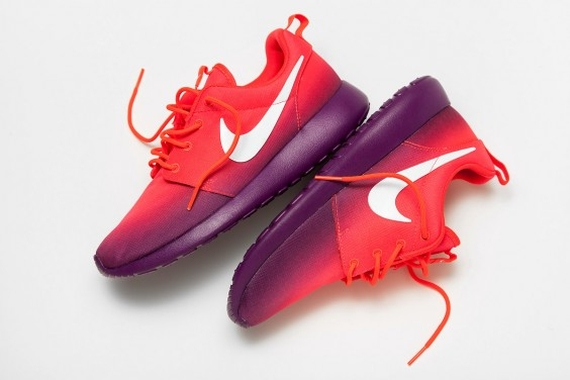 Nike womens best sale roshe run print