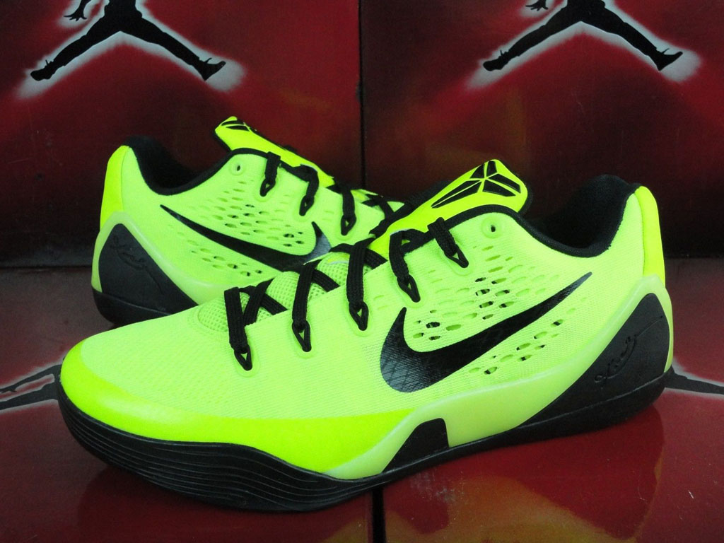 nike tennis ball shoes