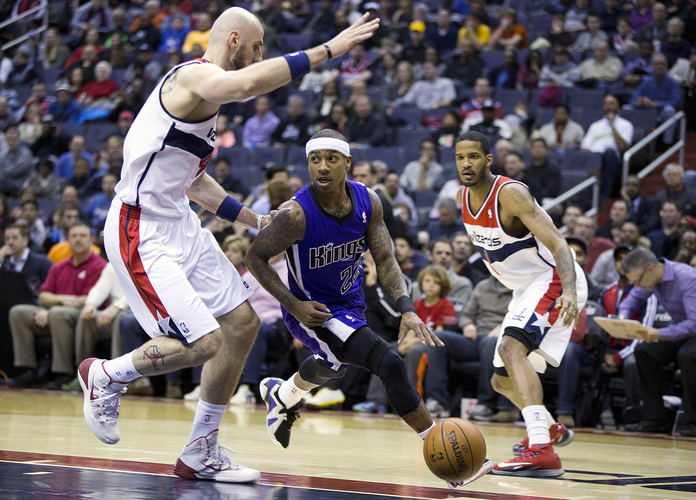 Isaiah Thomas Reebok Kamikaze II Low Kings Away PE