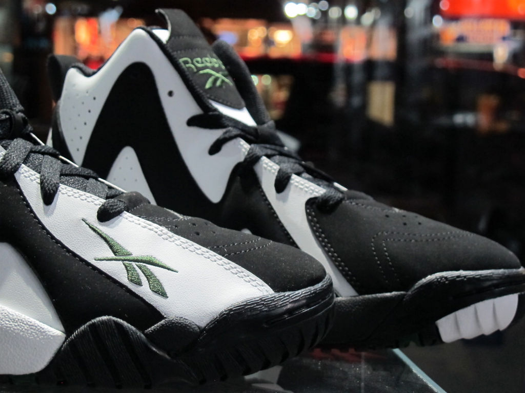 Reebok Kamikaze II Mid Black White Racing Green V4404 (4)