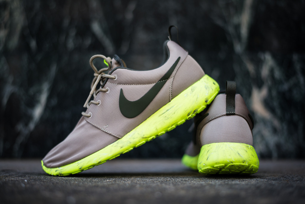 Nike roshe run on sale marble