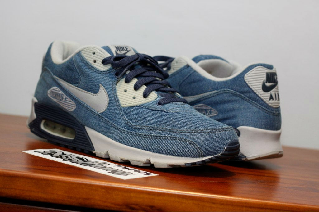 Spotlight // Pickups of the Week 10.13.12 - Nike Air Max 90 Courir Denim by Trav409