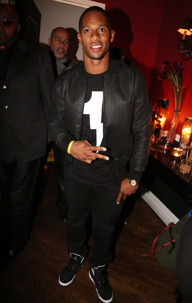 Victor Cruz wearing Air Jordan 5 V Retro Oreo