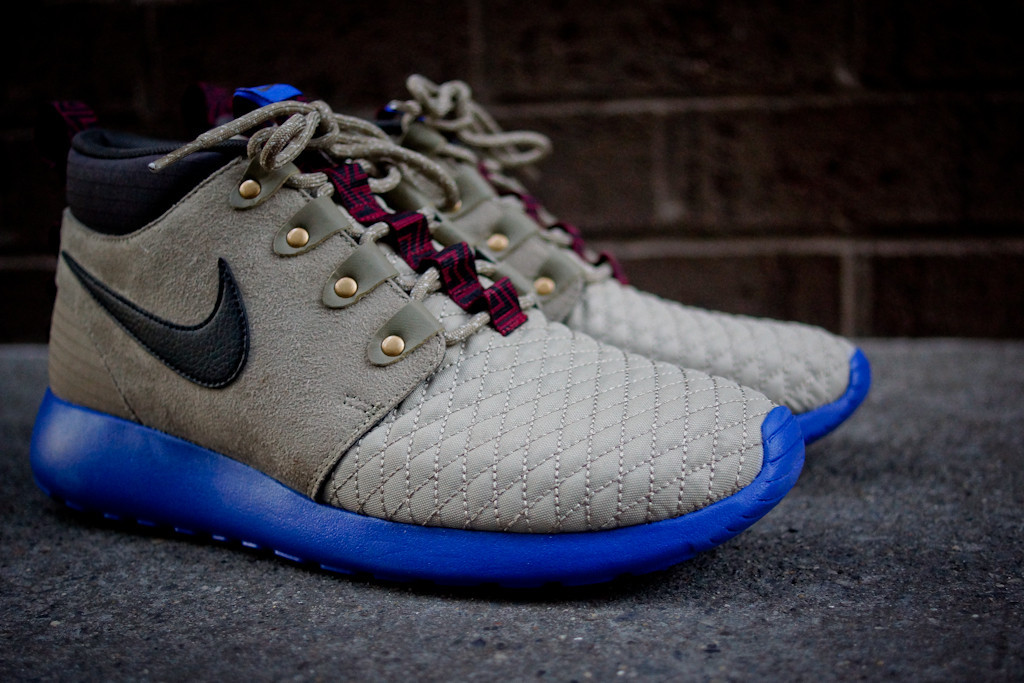 nike roshe sneaker boots