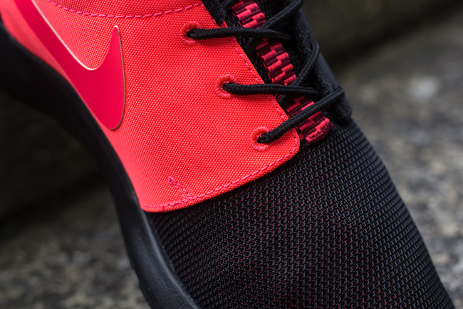 nike roshe run split black atomic red