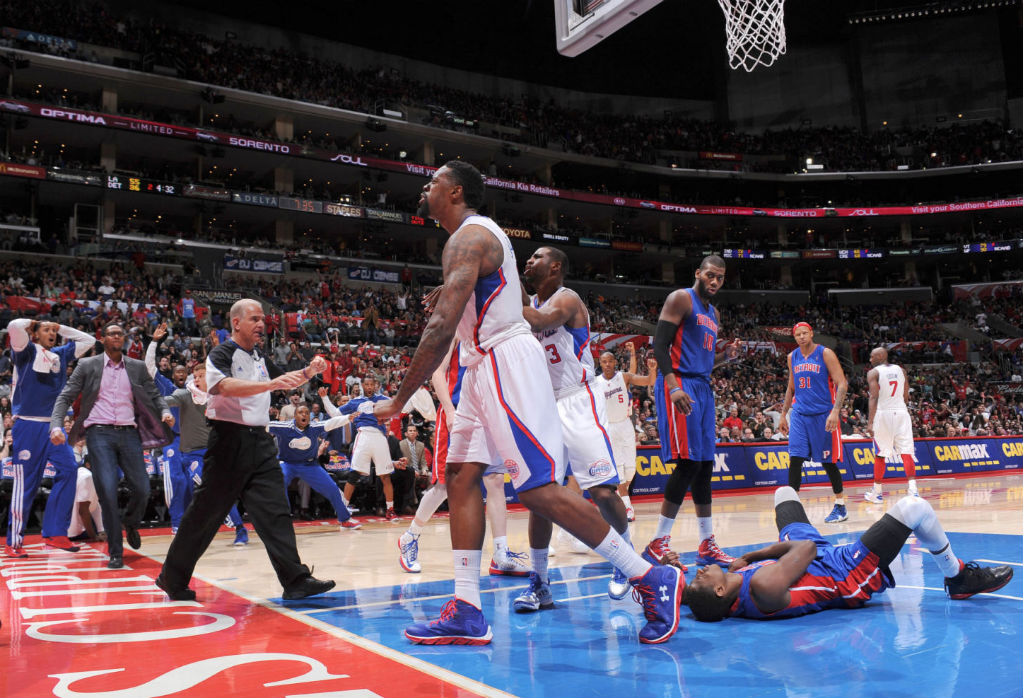 DeAndre Jordan wearing Under Armour Spine Bionic Blue Red (3)