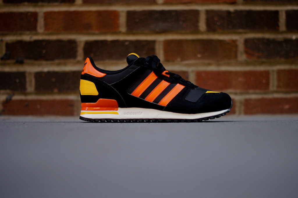 adidas zx 700 black