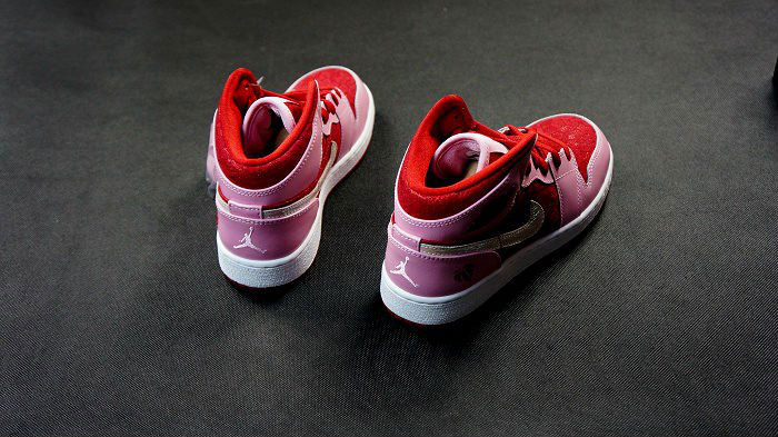 Air Jordan Retro I 1 Mid Premium GS Valentine's Day 2013 (8)