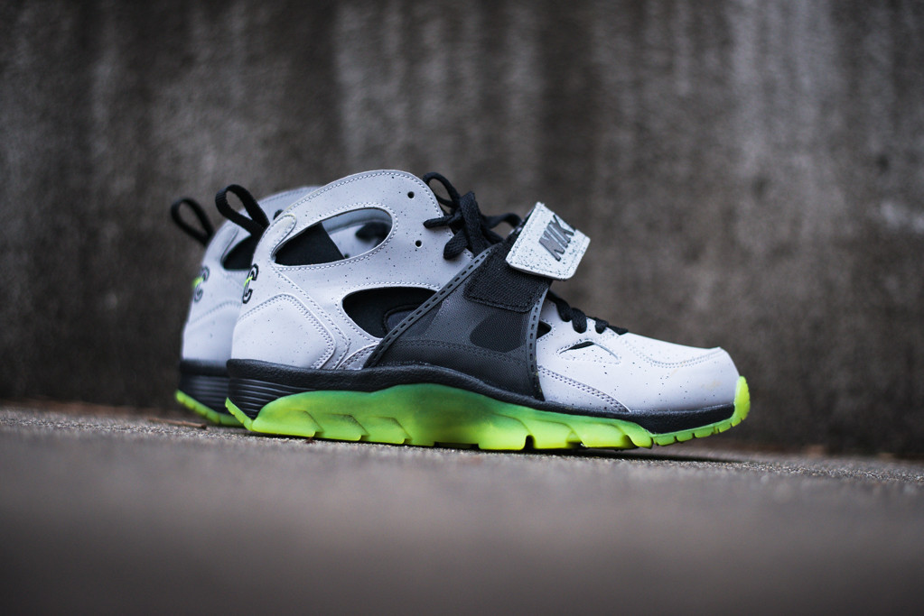 nike air trainer huarache premium qs