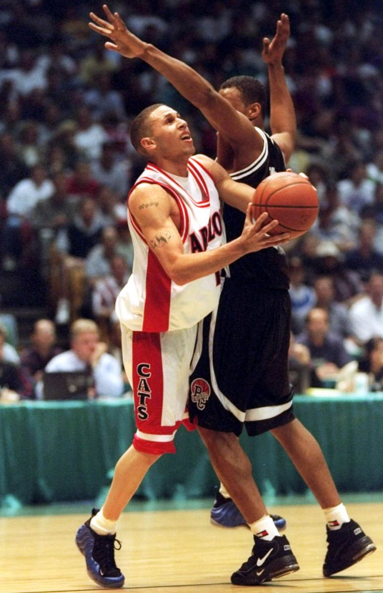 penny hardaway wearing foamposite