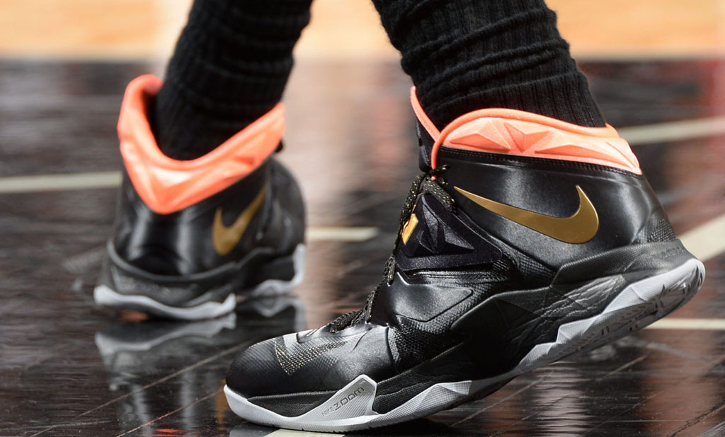 LeBron James wearing Nike Zoom Soldier VII 7