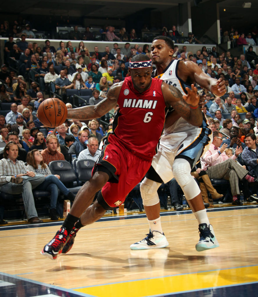 LeBron James wearing Nike LeBron X Veterans Day PE (3)