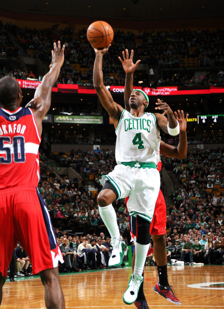 Jason Terry wearing Reebok Kamikaze II PE