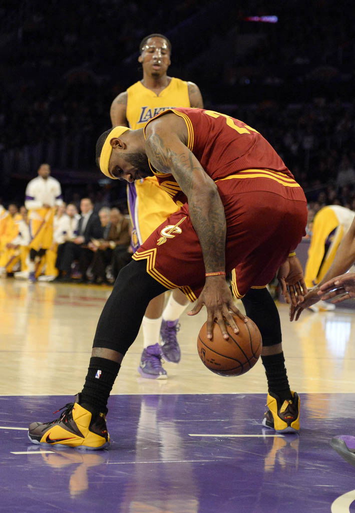 LeBron James wearing Nike LeBron 12 Bruce Lee PE (3)