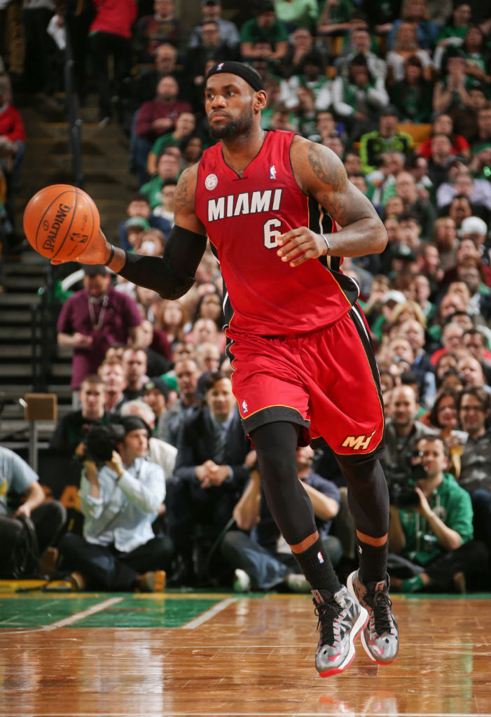 LeBron James Knights Jason Terry In Nike LeBron X PE (7)