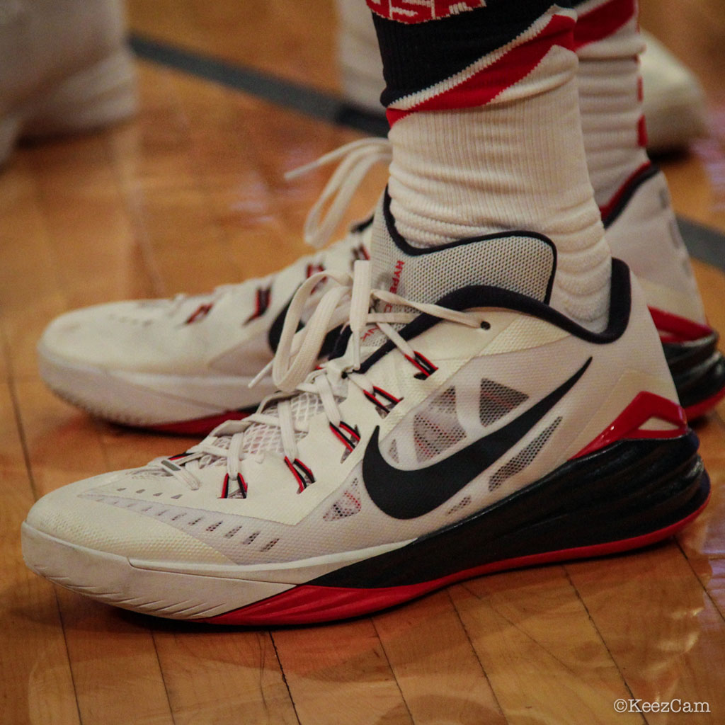 Gordon Hayward wearing Nike Hyperdunk 2014 Low USA Home