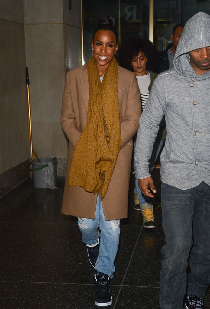 Kelly Rowland wearing Air Jordan 5 Retro Oreo