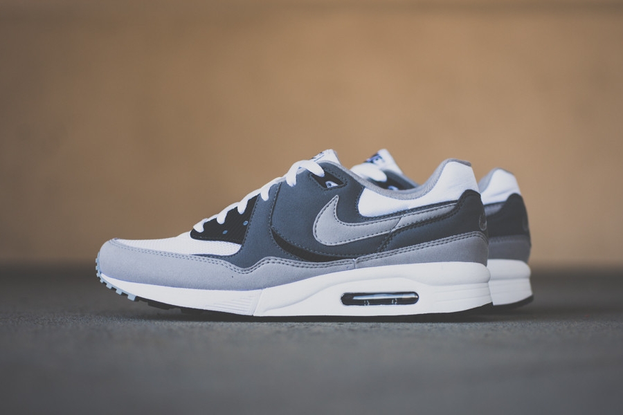 Nike air max light on sale grey