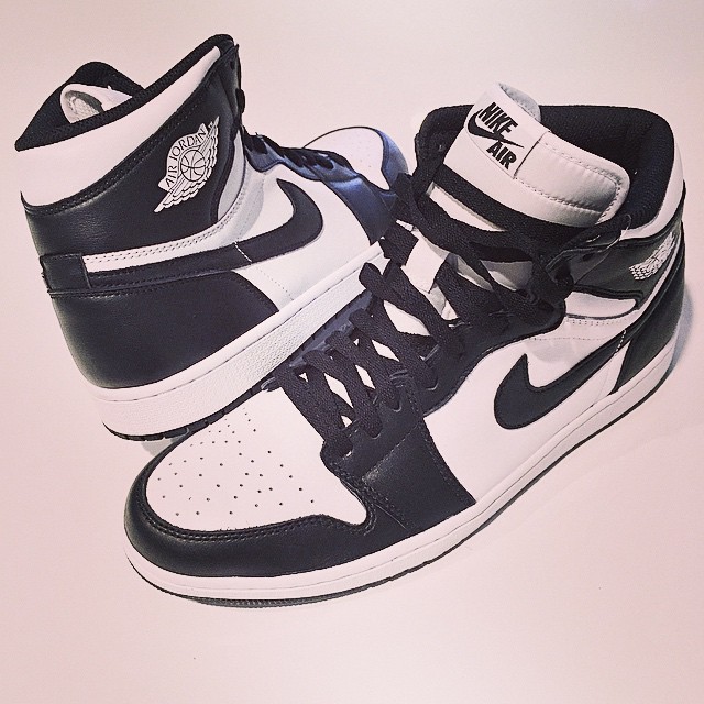 DJ Skee Picks Up Air Jordan 1 Retro High OG Black/White