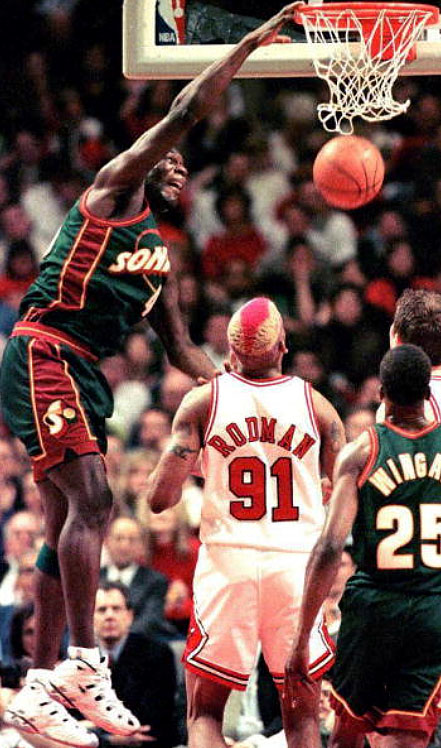 Shawn kemp hot sale shoes 1997