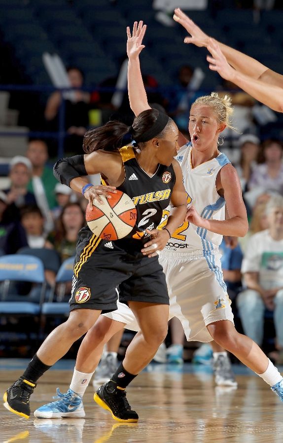 Tameka Johnson wearing Nike Air Zoom Huarache 2K4