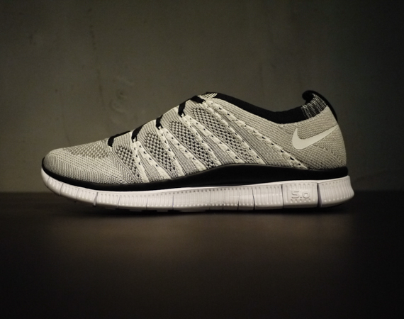 Interesante Miguel Ángel masa Nike Free Flyknit HTM SP - White / Light Charcoal / Black | Sole Collector