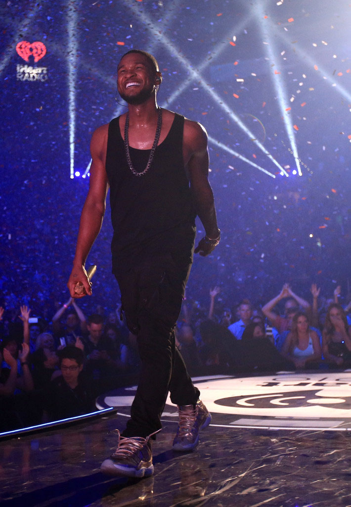Usher wearing Gold Air Jordan XI 11 (4)