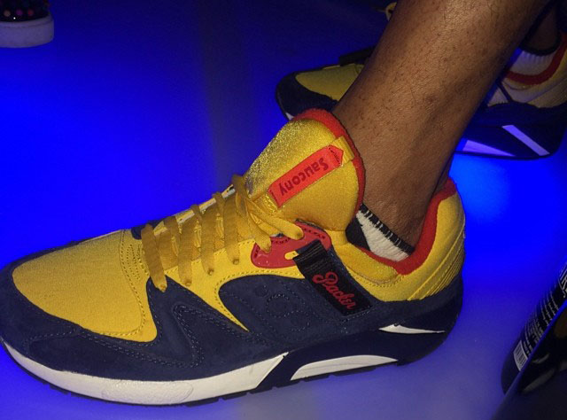 Packer shoes x saucony 2024 grid 9000 snow beach