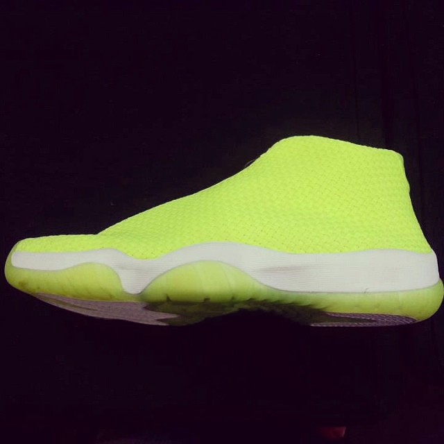 Air Jordan 11 XI Future Volt (2)