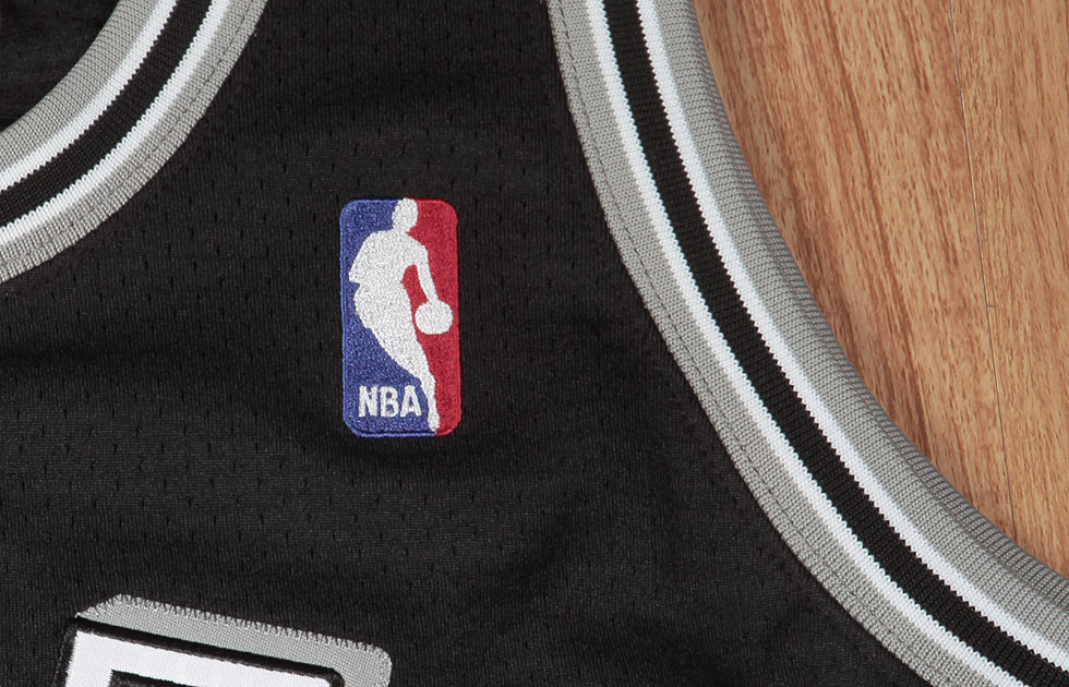 Jersey Spotlight: David Robinson San Antonio Spurs Hardwood Classics Mitchell & Ness (6)