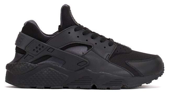 These Murdered Out Nike Air Huaraches 