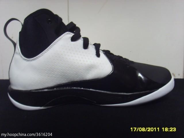 Under Armour Micro G Juke White Black