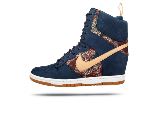 Liberty of London x Nike WMNS Dunk Hi SneakerBoot navy