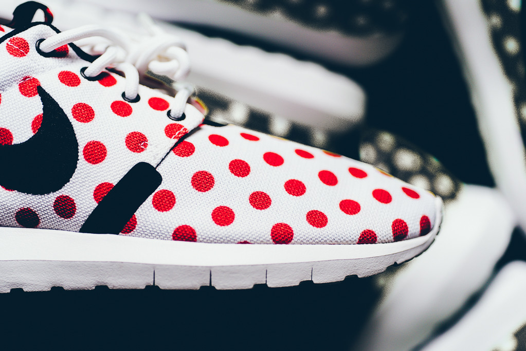 nike roshe run polka dot