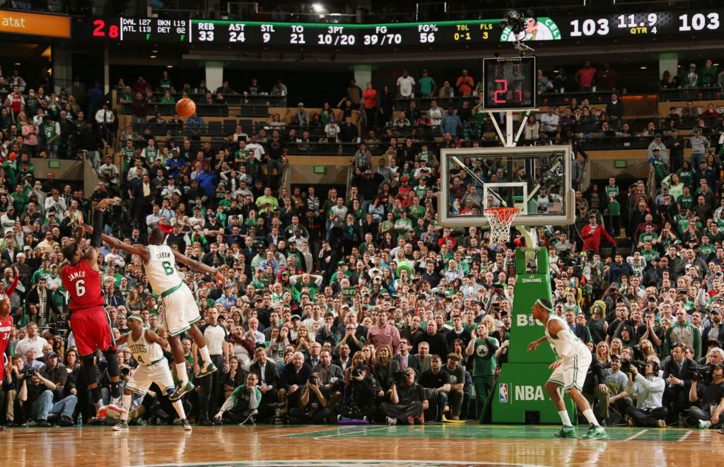 LeBron James Knights Jason Terry In Nike LeBron X PE (3)