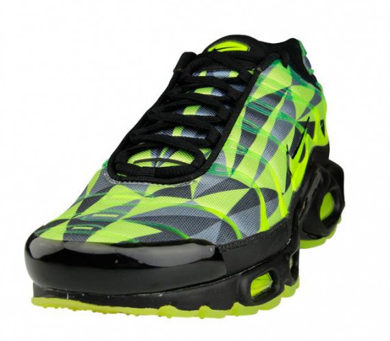 black and neon green air max