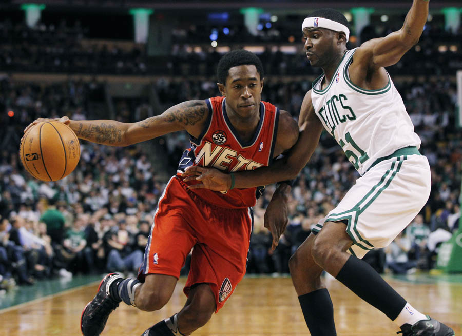 Keyon Dooling wearing Rajon Rondo's Nike Shoes (3)