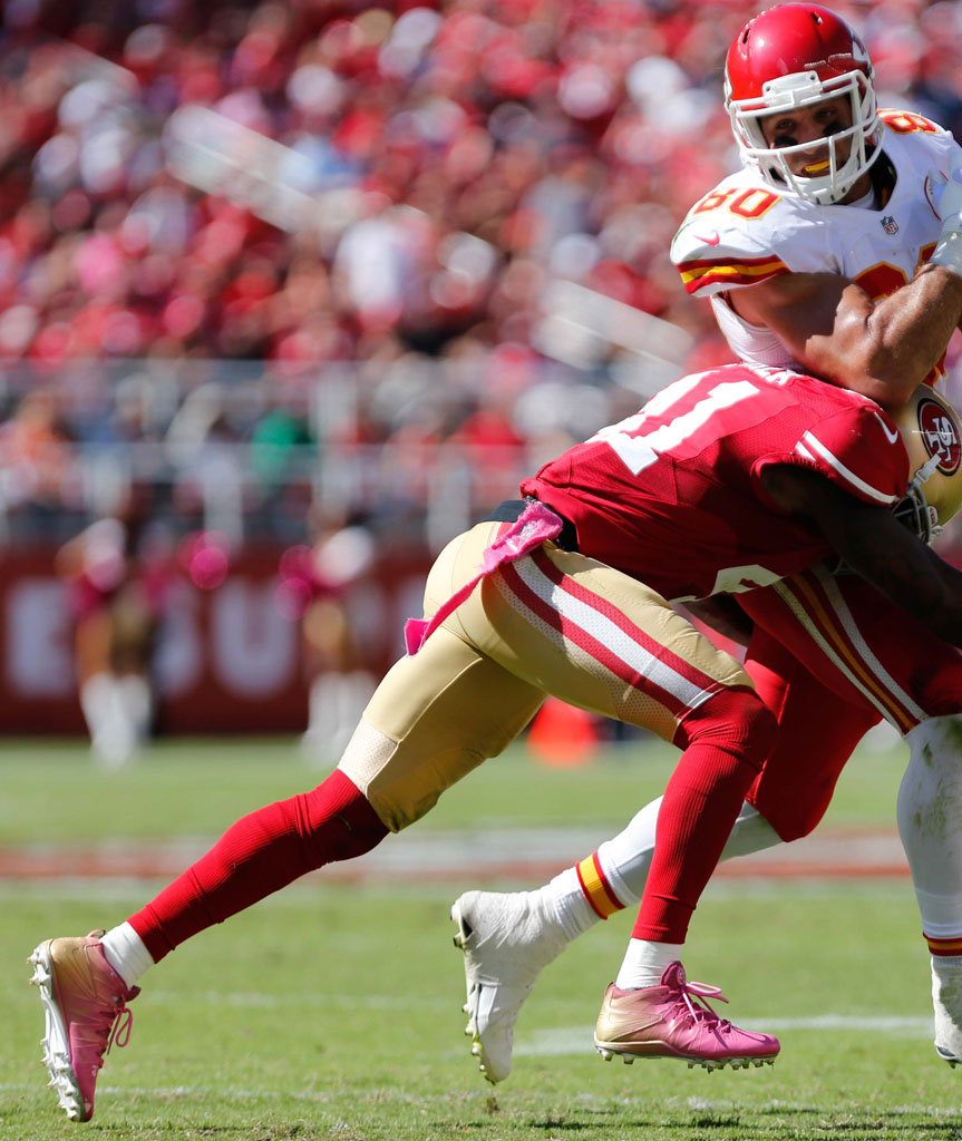 Antoine Bethea wearing Nike Huarache 4 Custom for Breast Cancer Awareness