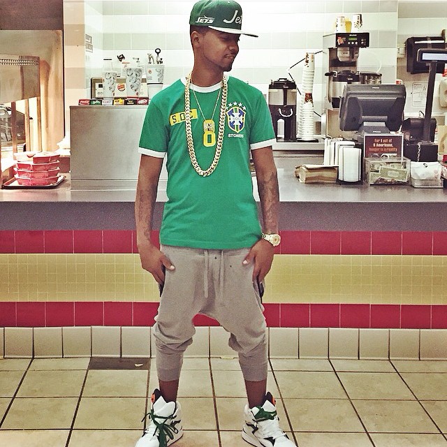 Juelz Santana wearing Reebok Pump Omni Zone